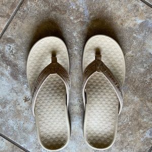 Vionic Women's Tide II Toe Post Sandal Gold Cork Size 8